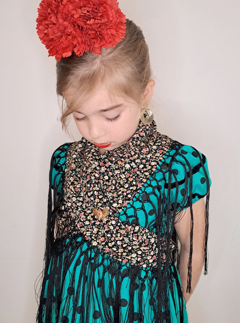 Broche flamenco en forma de mariposa dorada para niña, ideal para mantoncillos en ferias y romerías - MiBebesito