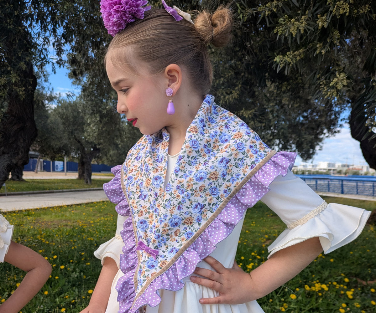 Broche de lazo en terciopelo rojo para niña, ideal para sujetar el mantoncillo flamenco en ferias y romerías - MiBebesito