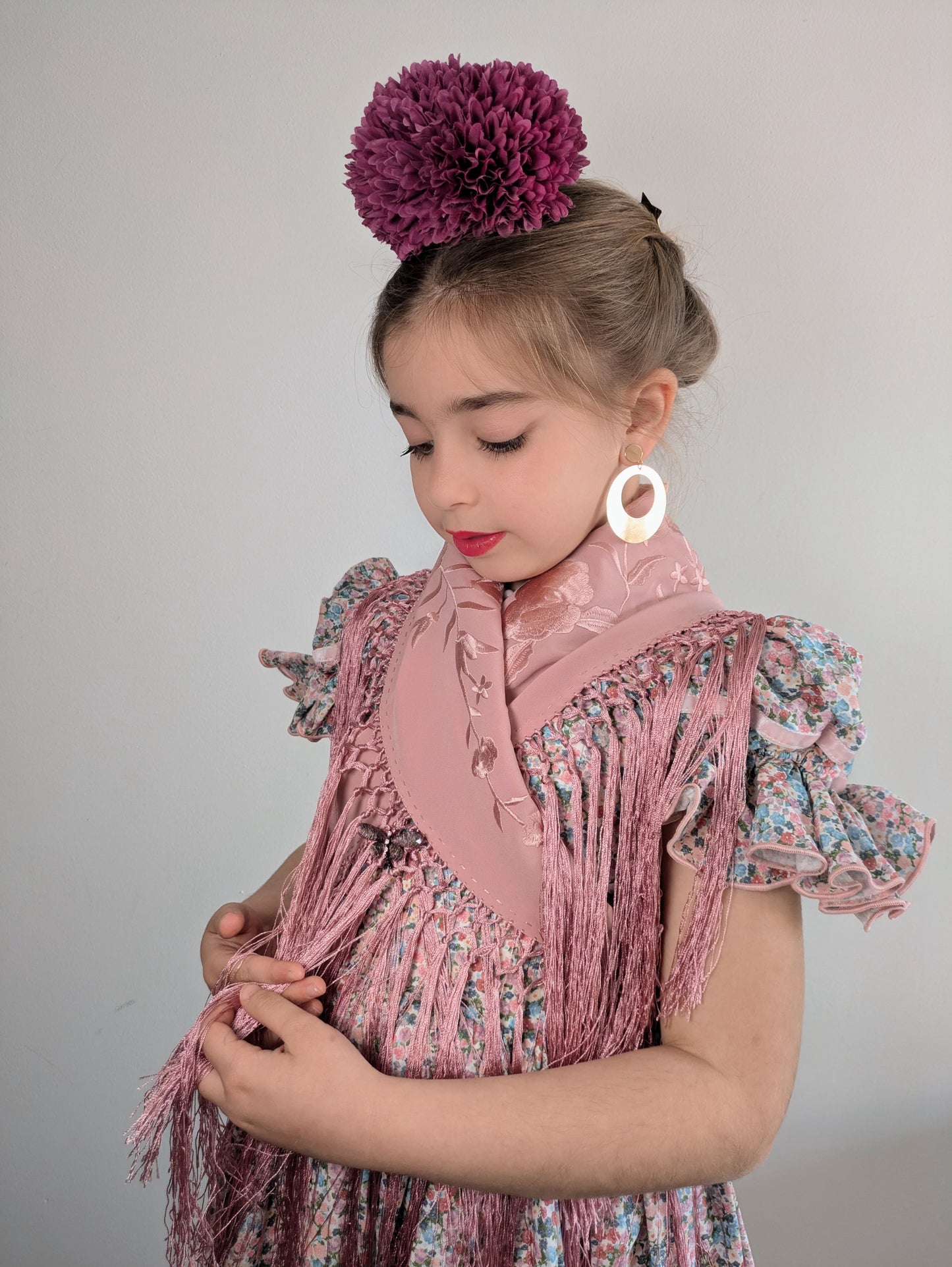 Mantoncillo niña bordado tono rosa maquillaje - Mibebesito
