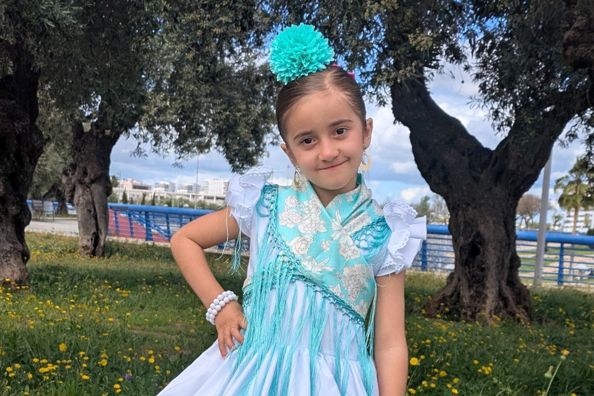 Mantoncillo Estampado Verde Agua Flores Blancas Para Niña