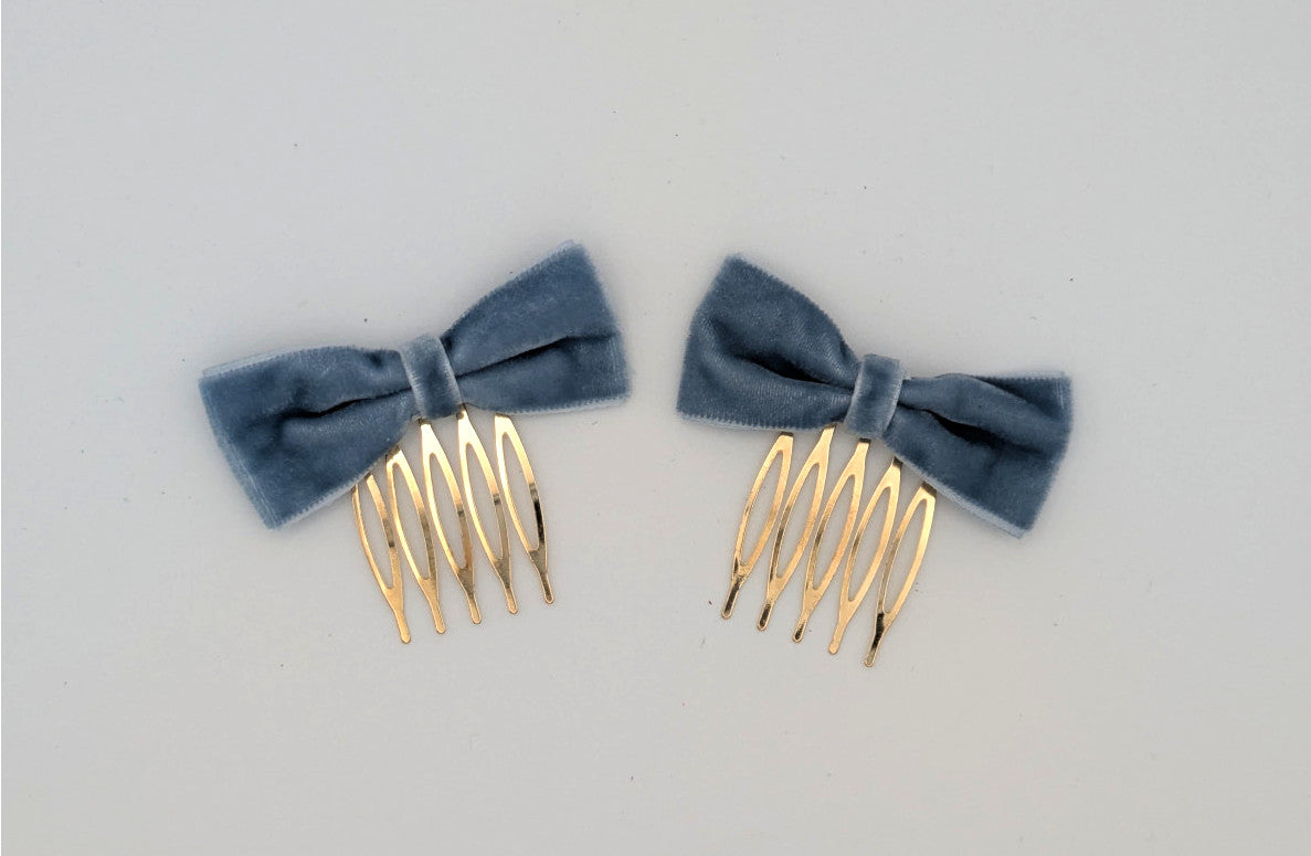 Peinecillo flamenca niña lazo terciopelo azúl empolvado MiBebesito