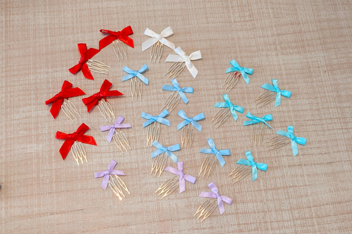 Peinecillos con mini lazo en varios colores para peinados flamencos de niña, pack de 2 unidades - MiBebesito