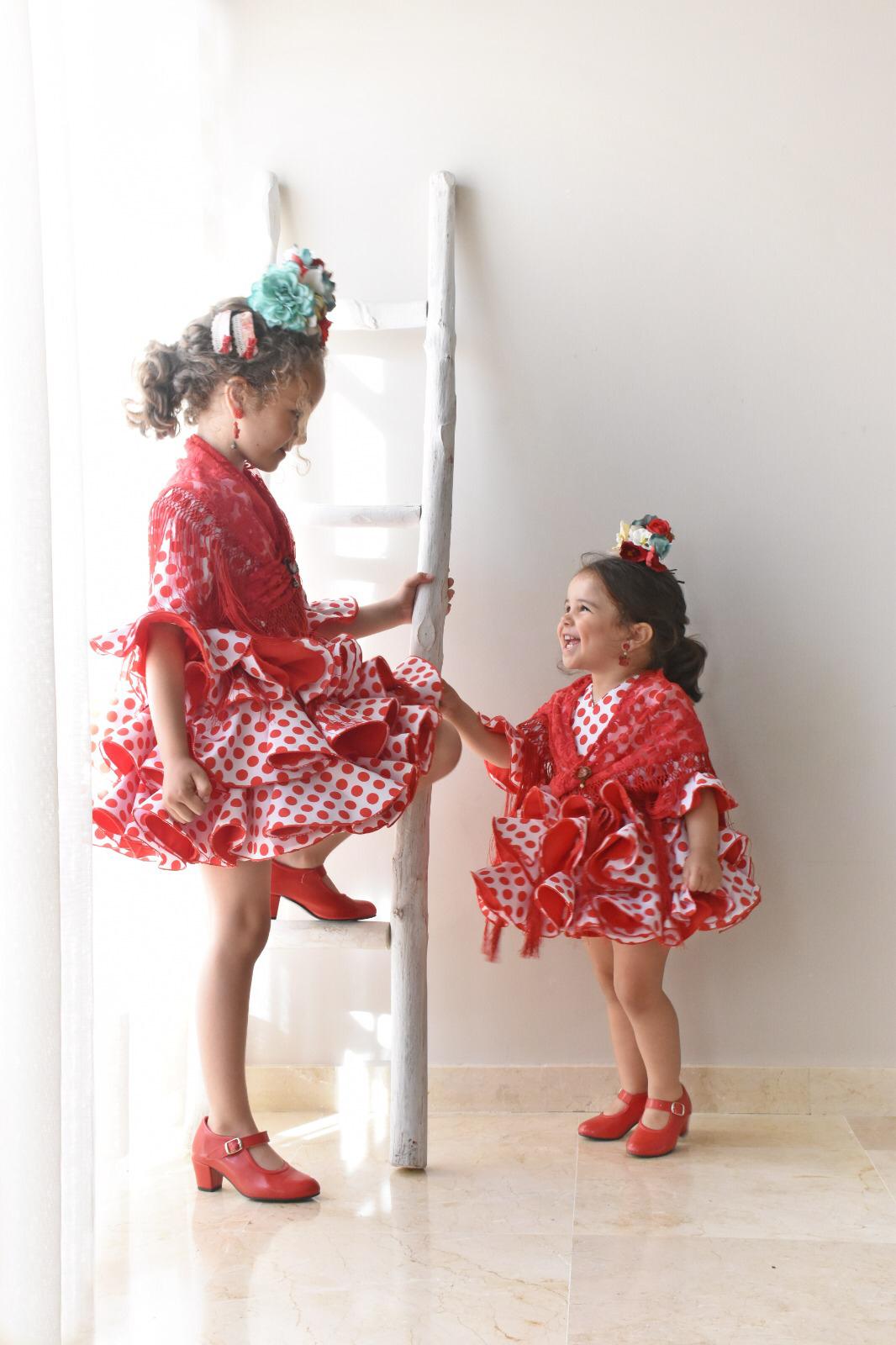 Traje de flamenca para niña blanco lunar rojo