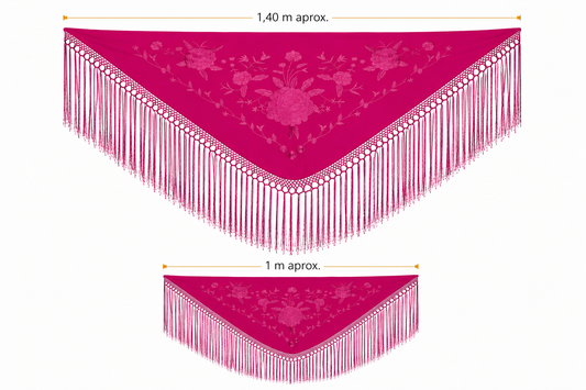 Pack de mantoncillos de flamenca para mujer y niña color fucsia a tono con bordado floral y fleco largo.