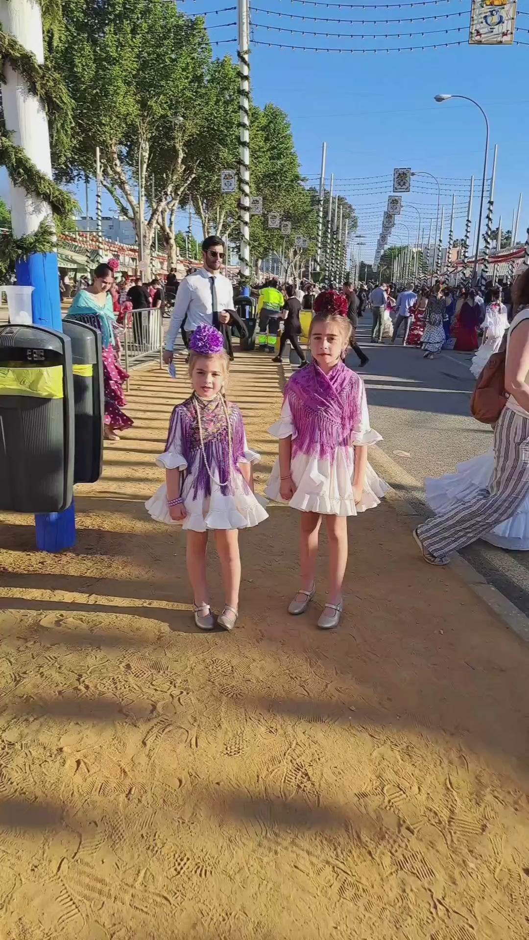 Traje de flamenca para niña marfil falda capa MiBebesito