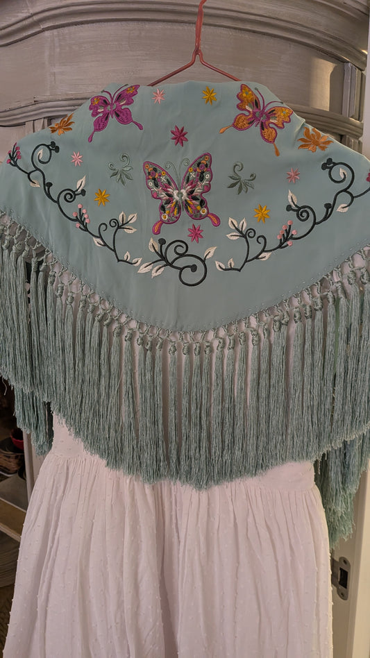 Mantoncillo Bordado Verde Jabonoso Mariposas