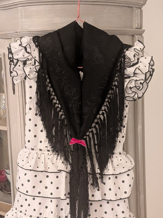 Mantoncillo Bordado negro Con mariposa Y Fleco corto