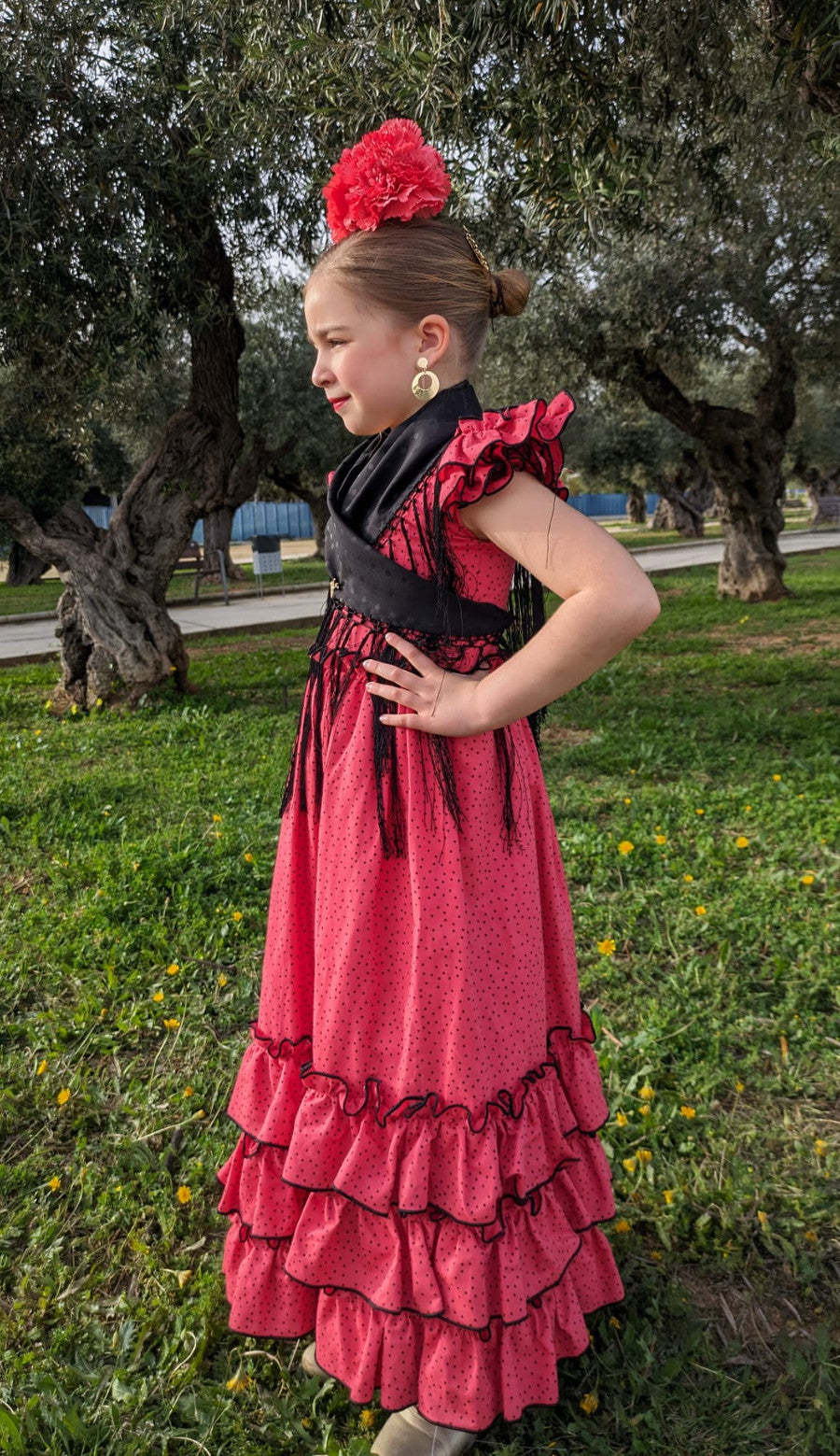 Vestido de flamenca lino coral y lunar negro