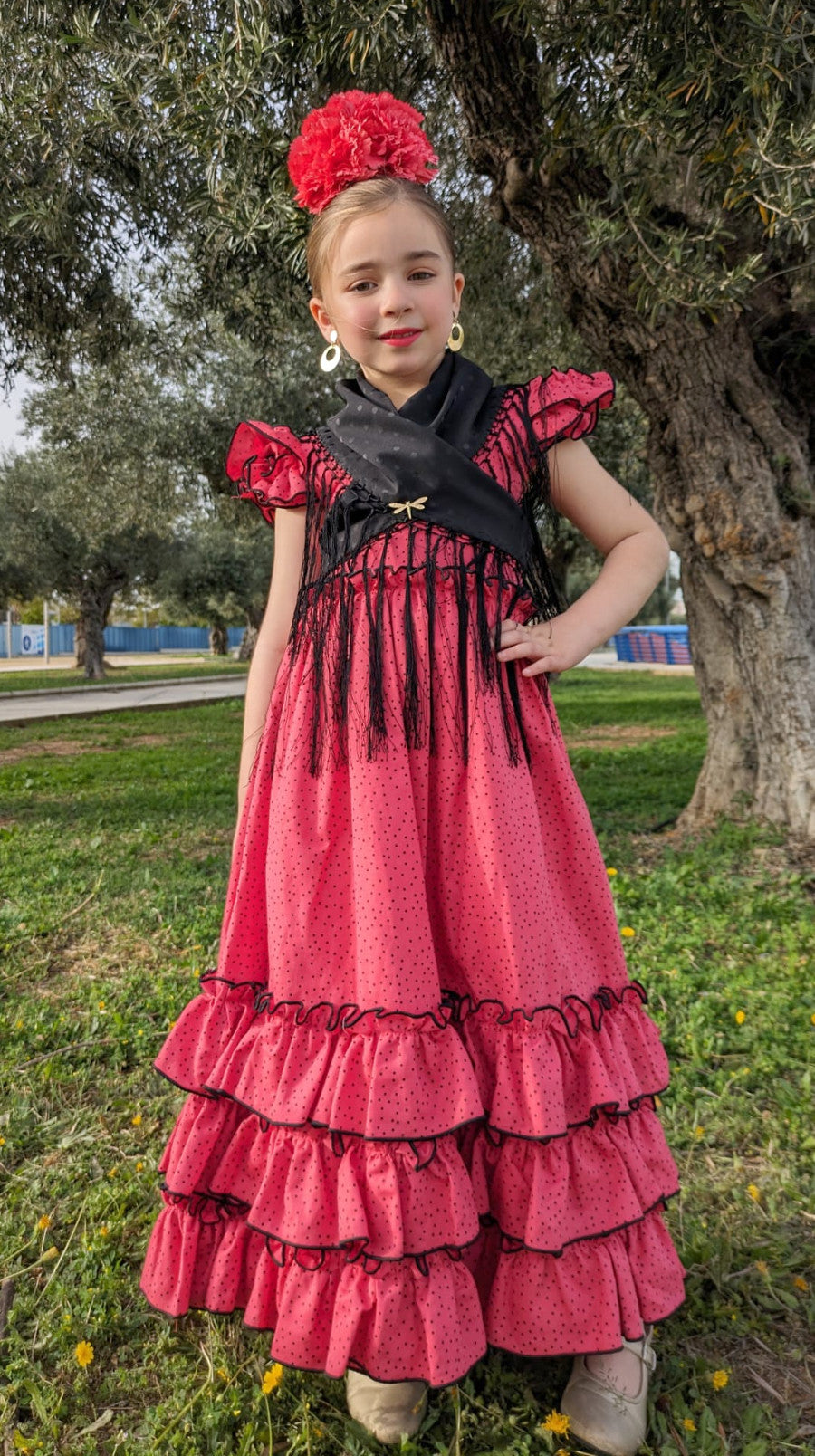 Vestido de flamenca lino coral y lunar negro