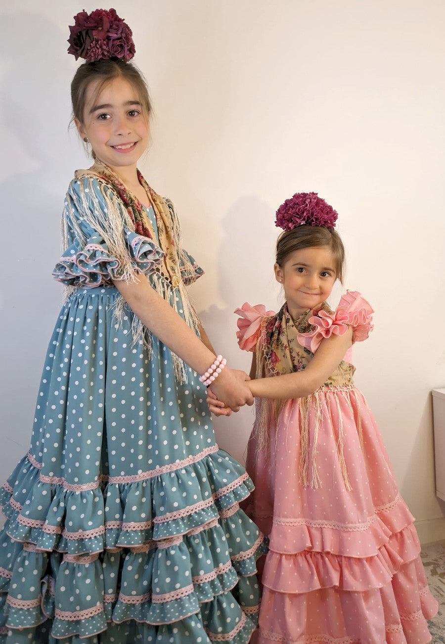 Vestido de flamenca rosa lunar blanco